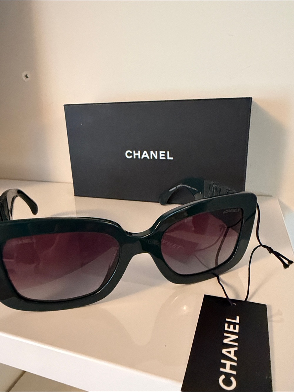 CHANEL Dark Green Cat-Eye Sunglasses with Purple Gradient Lenses